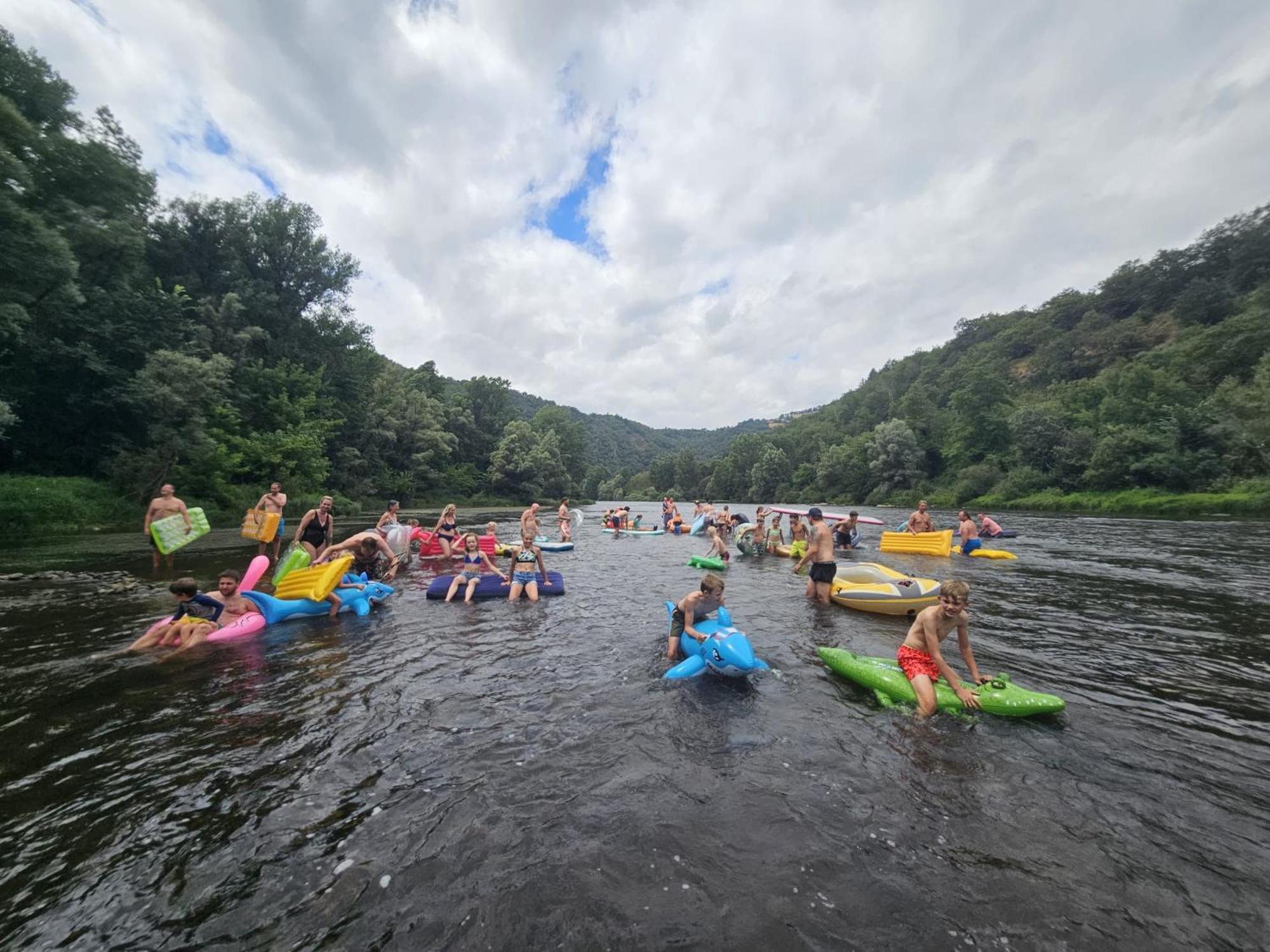 Camping Pittoresque Saint-Parthem Luaran gambar