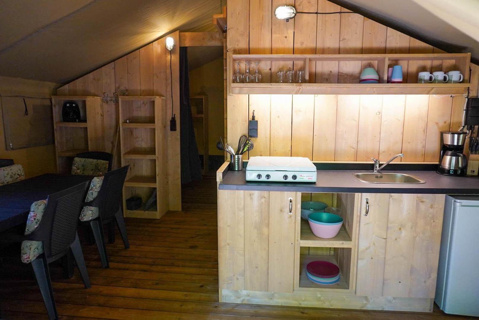 Camping Pittoresque Saint-Parthem Bilik gambar
