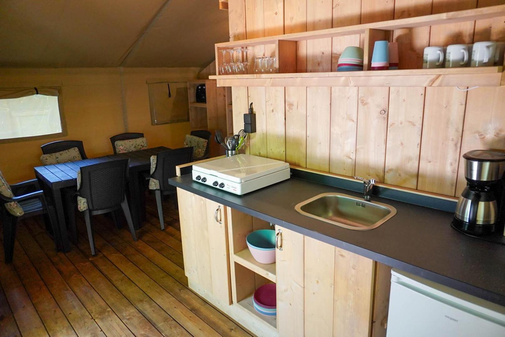 Camping Pittoresque Saint-Parthem Bilik gambar