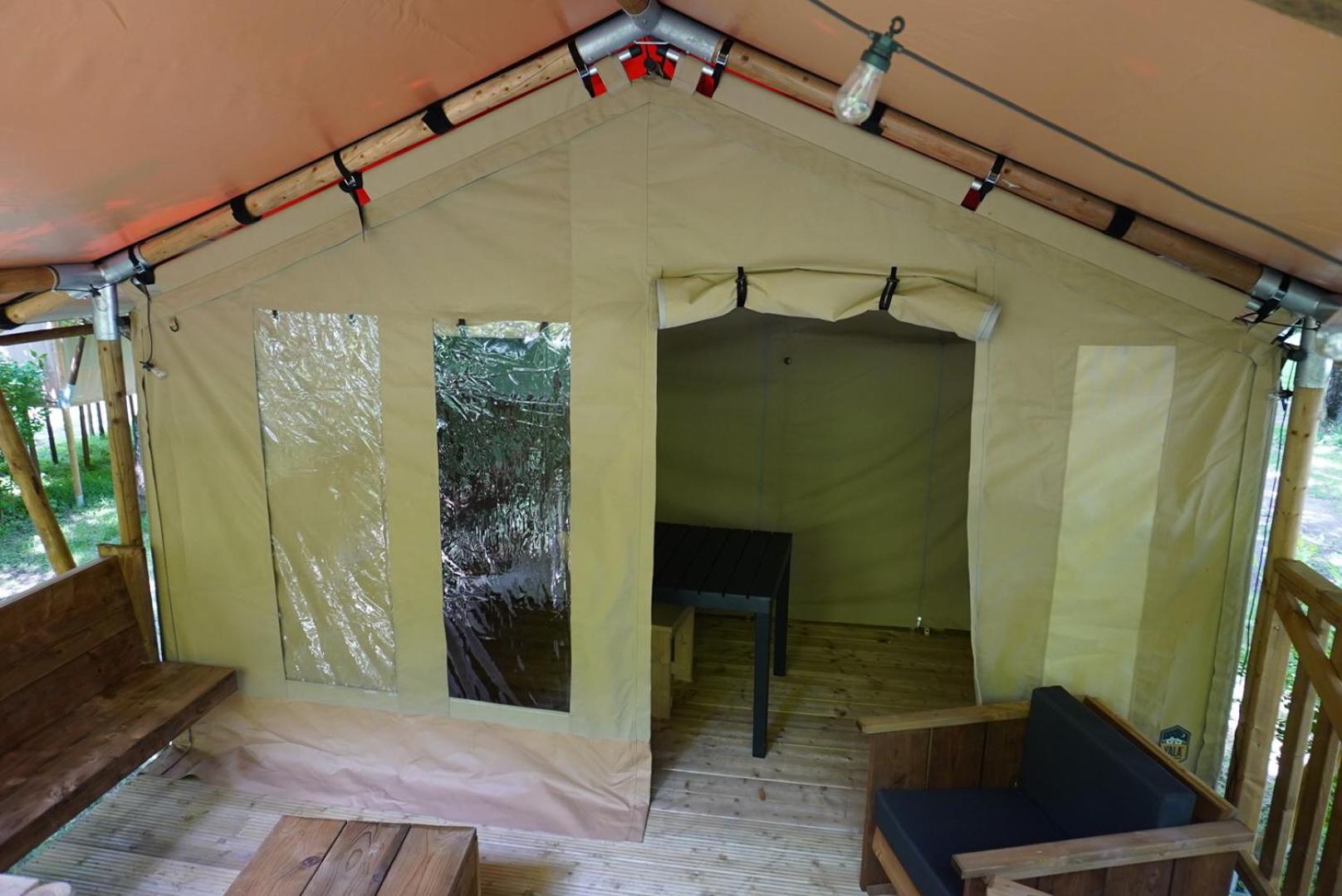 Camping Pittoresque Saint-Parthem Bilik gambar