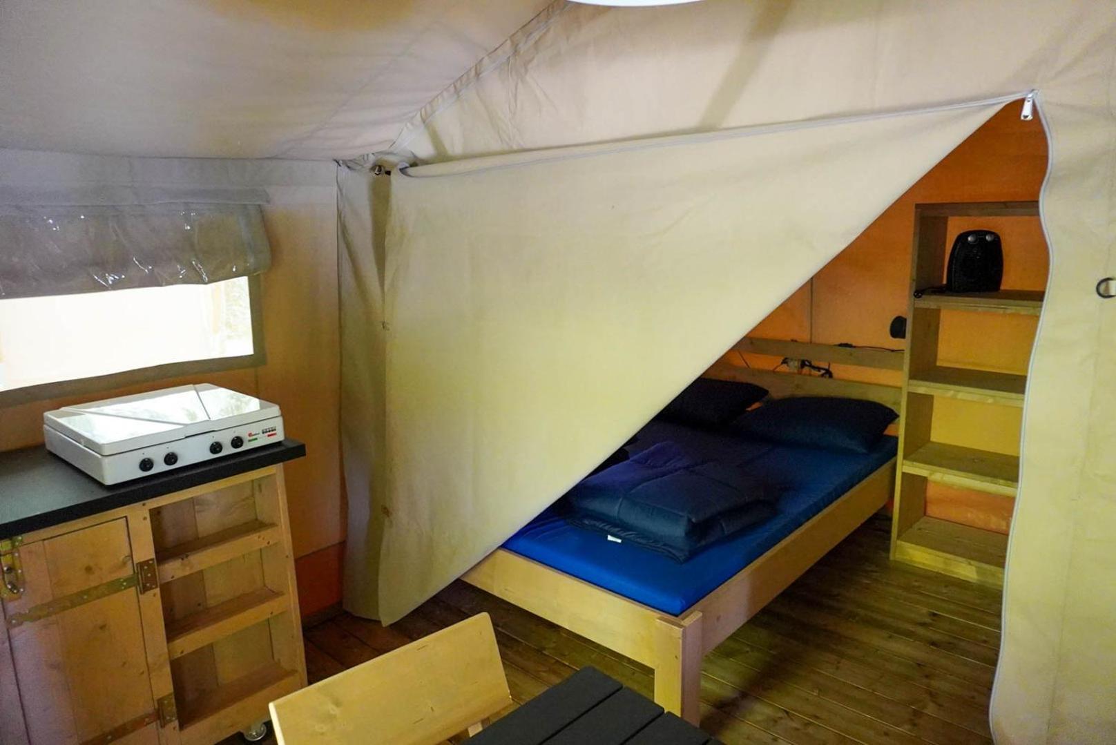 Camping Pittoresque Saint-Parthem Bilik gambar