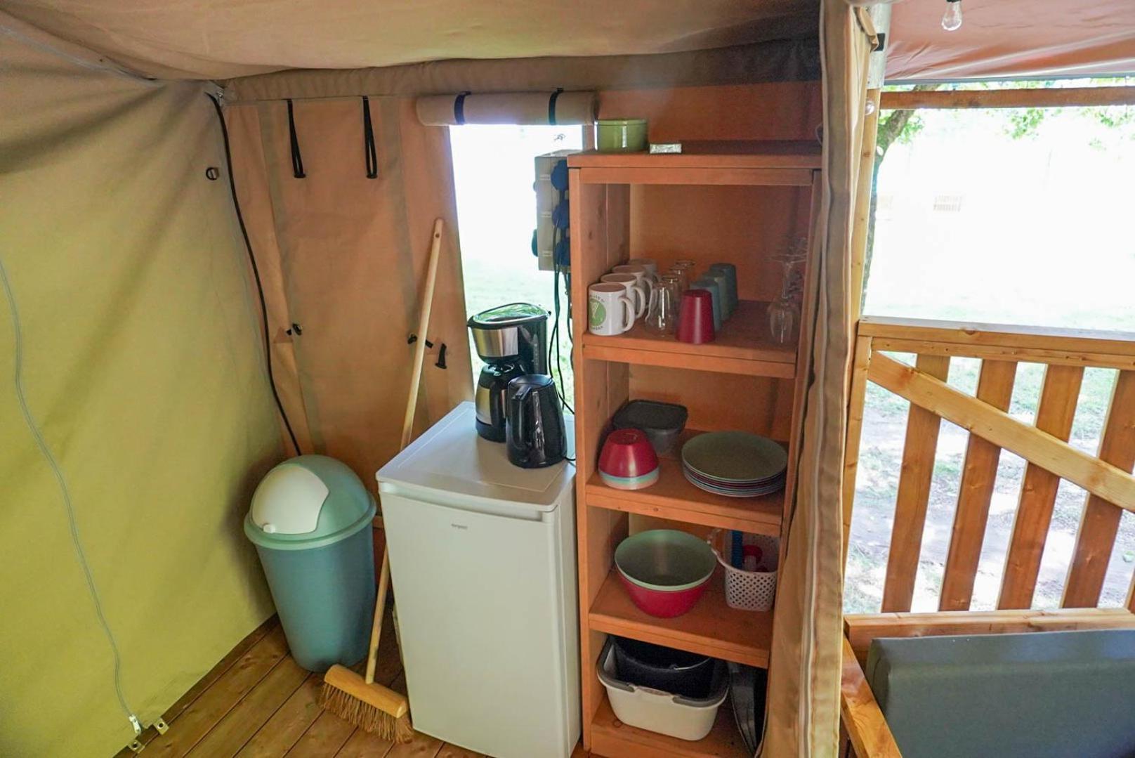 Camping Pittoresque Saint-Parthem Bilik gambar