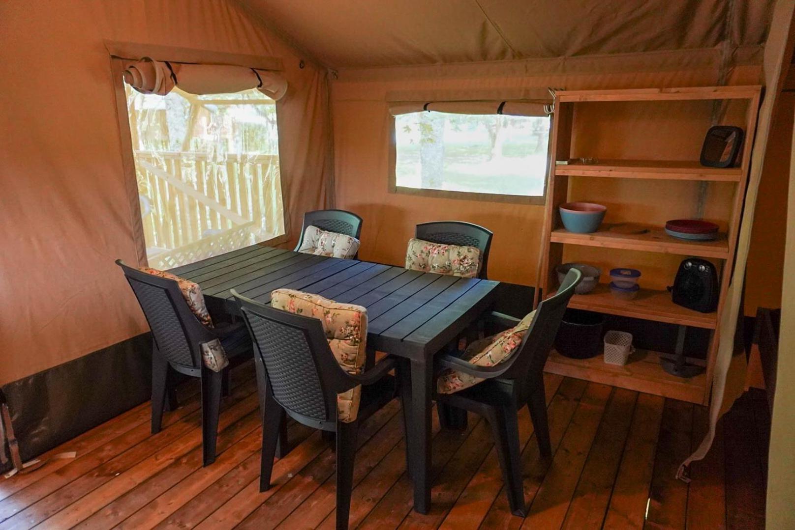 Camping Pittoresque Saint-Parthem Bilik gambar