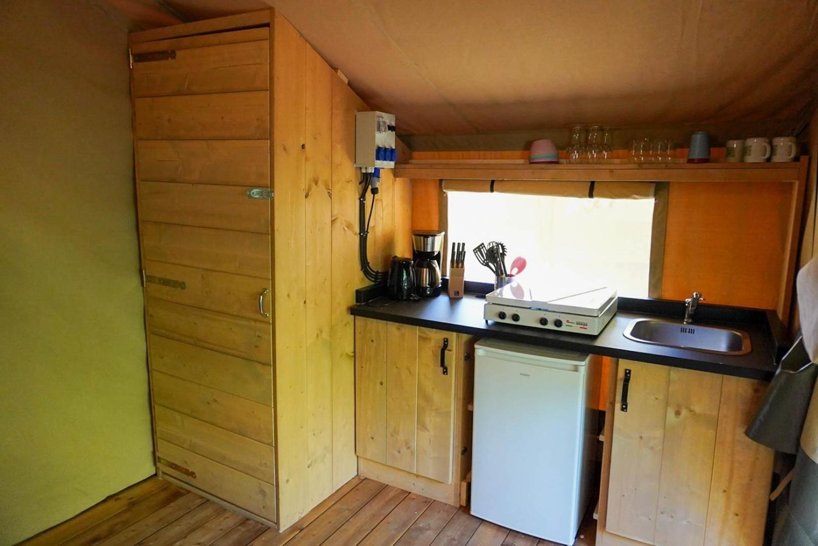 Camping Pittoresque Saint-Parthem Bilik gambar