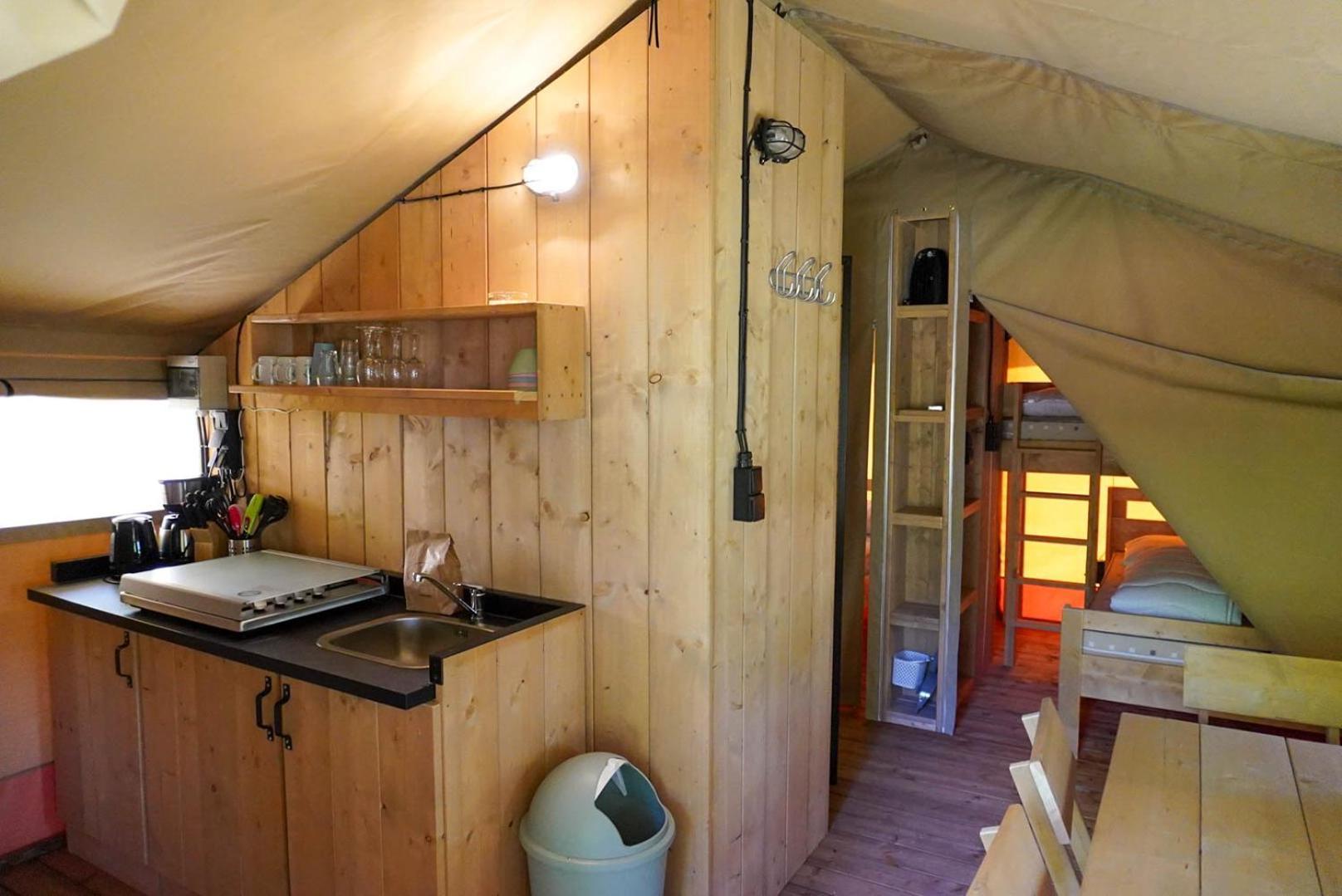 Camping Pittoresque Saint-Parthem Bilik gambar