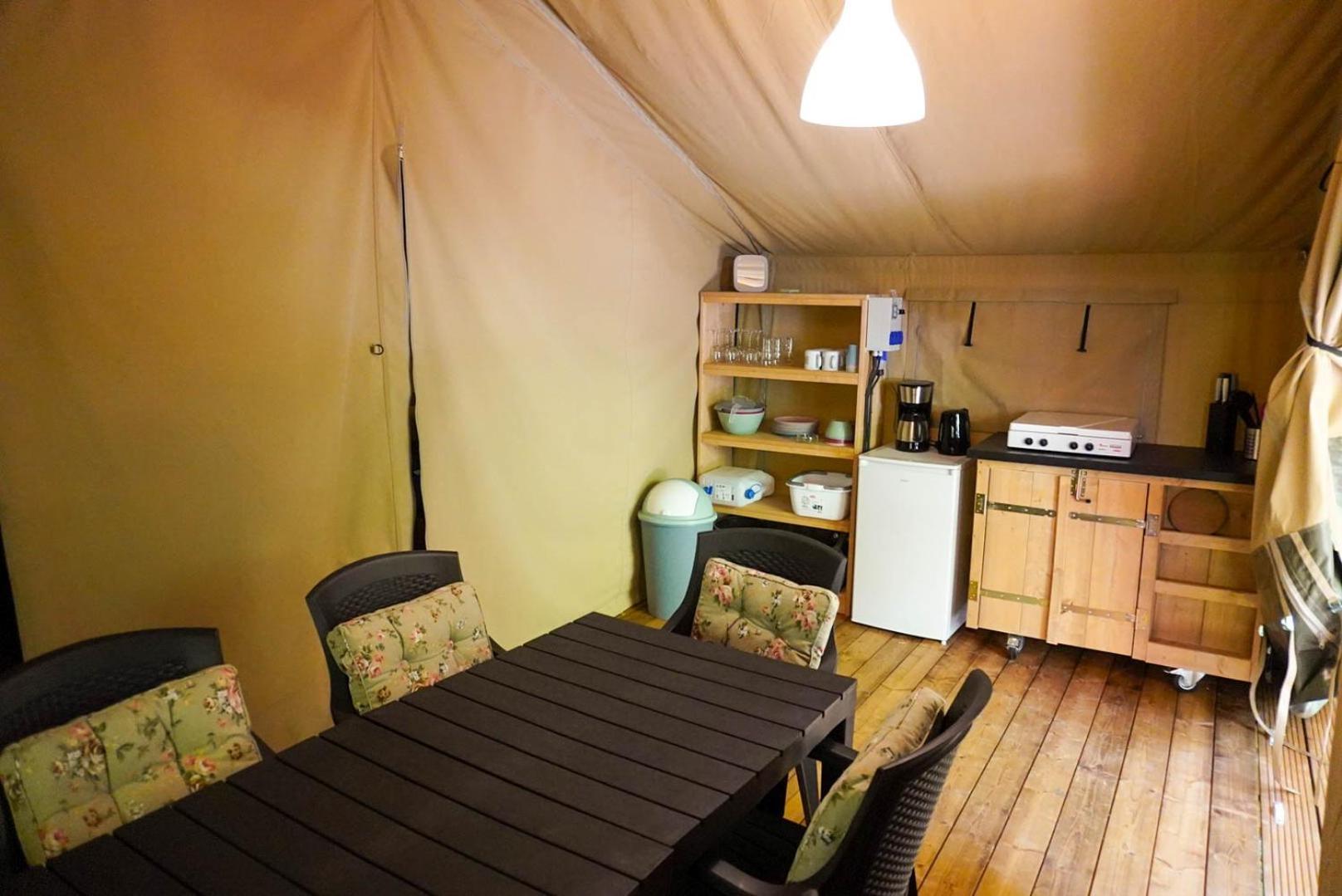 Camping Pittoresque Saint-Parthem Bilik gambar