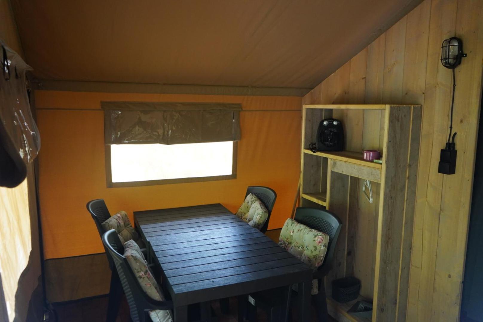 Camping Pittoresque Saint-Parthem Bilik gambar